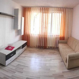 Apartament semidecomandat, Calea Bucuresti
