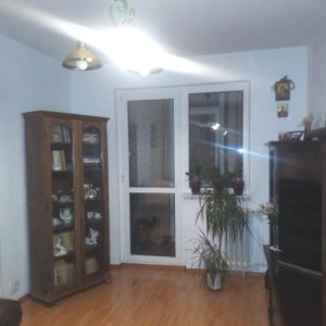 Apartament 2 camere Craiovei, cu balcon, etaj 3