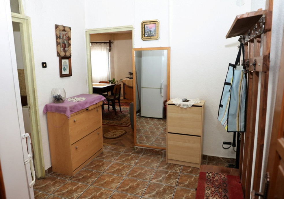 Apartament 2 camere decomandat Calea Bucuresti 5