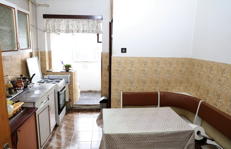 Apartament 2 camere decomandat Calea Bucuresti 6