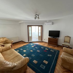 Apartament 2 camere Calea Bucuresti, etaj 3, sup = 75 mp