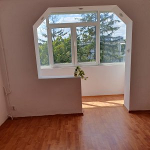 Apartament 3 camere, decomandat Calea Bucuresti