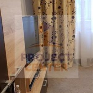 Apartament doua camere semidecomandat