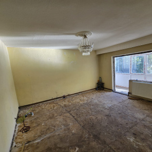 Apartament 3 camere Prundu - etaj 2, decomandat