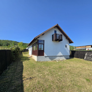 Casa de vacanta Draganu, teren = 1400 mp