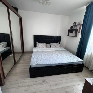 Apartament 3 camere Craiovei, etaj 2, langa scoala nr. 11