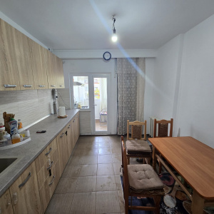 Apartament 2 camere Tudor Vladimirescu, decomandat, et. 1