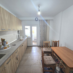 Apartament 2 camere Tudor Vladimirescu, decomandat, et. 1