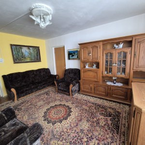 Apartament 3 camere, Trivale – 2 băi, 2 balcoane, lift nou, loc parcare inclus