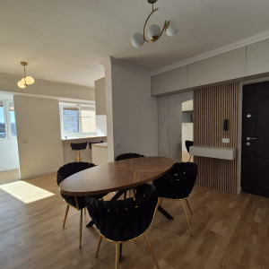 Apartament 3 camere, 100 mp, Centru, Nou Amenajat, Etaj 5/8