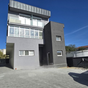 Apartament 2 camere, Semidecomandat, Zona Găvana, Etaj 1