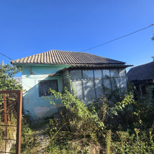 Teren 685 mp + Casă bătrânească, Ștefănești - Golești
