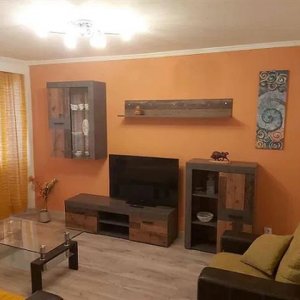 Apartament 3 camere, Ultracentral, etaj 2