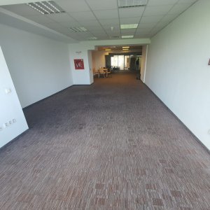 Spatiu birouri in cladire moderna, etaj 4, lift