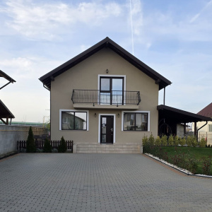 Casă P+M în Catanele – teren 700 mp, mobilată și utilată