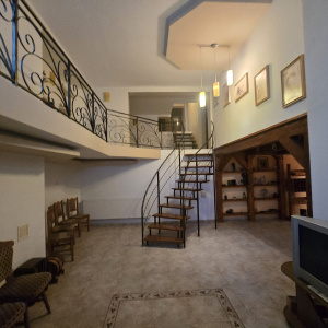 Casă + teren 600 mp – zonă Stadion | Ideal clinică medicală