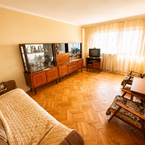 Apartament 4 camere Nord,  2 băi, sup = 80 mp