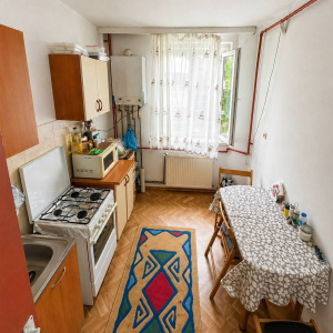 Apartament 2 camere Centru, etaj 2, boxa